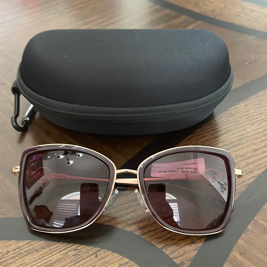 Brand New Michael Kors Omk2137u 33448h 5718  Bn Red